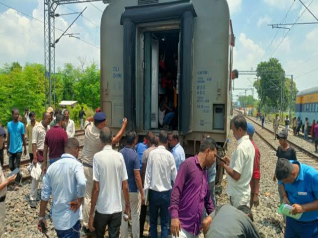 Bihar Sampark Kranti Express Divided Into Two Parts